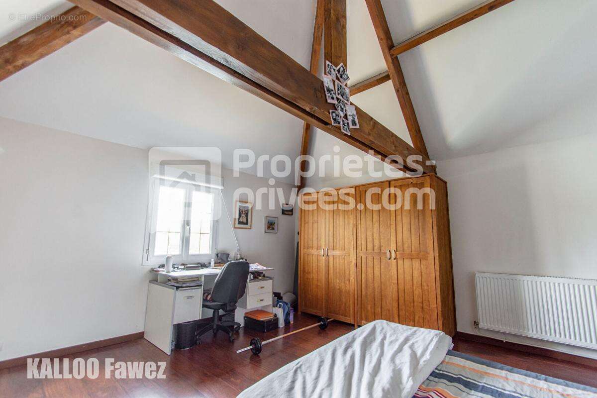 Maison à LE COUDRAY-MONTCEAUX