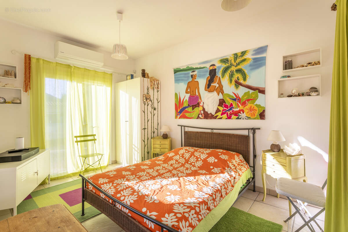 Maison à SIMIANE-COLLONGUE