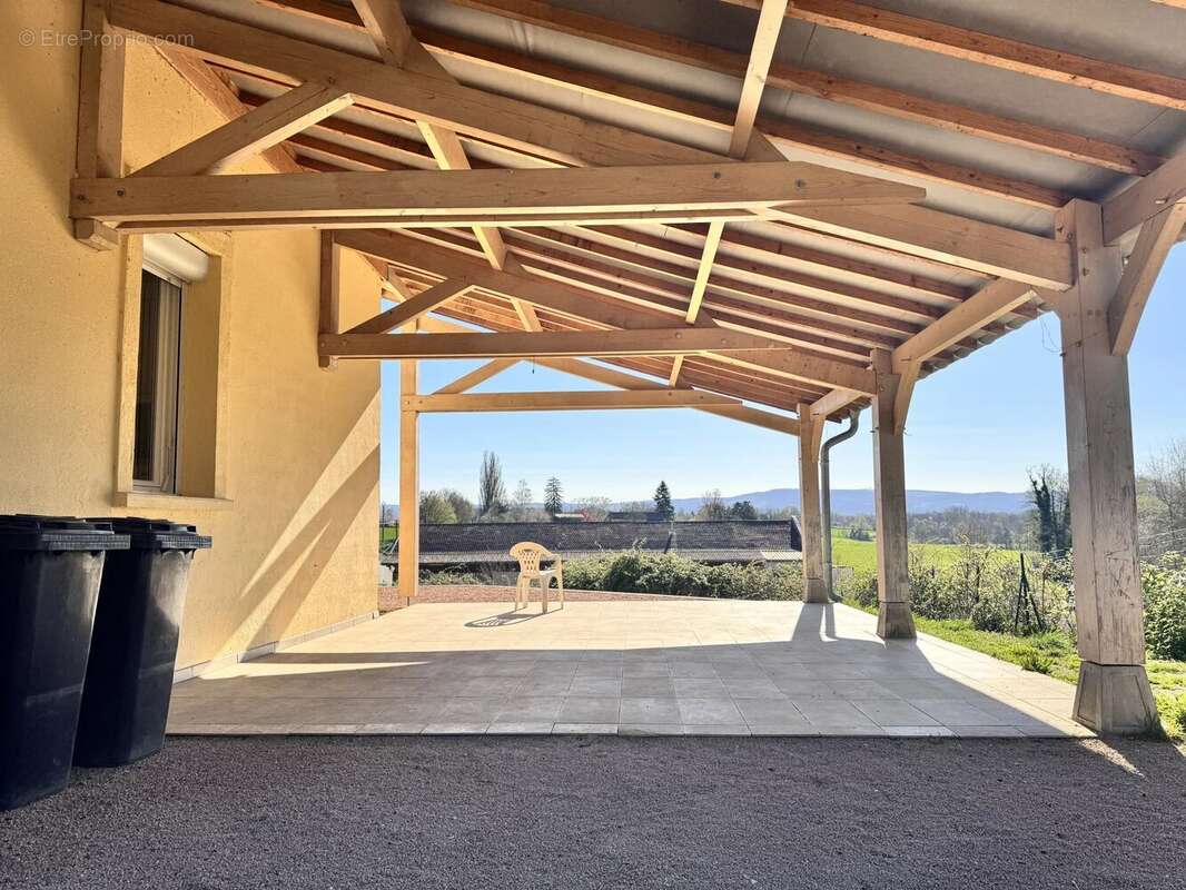 Maison à FRONTENAUD