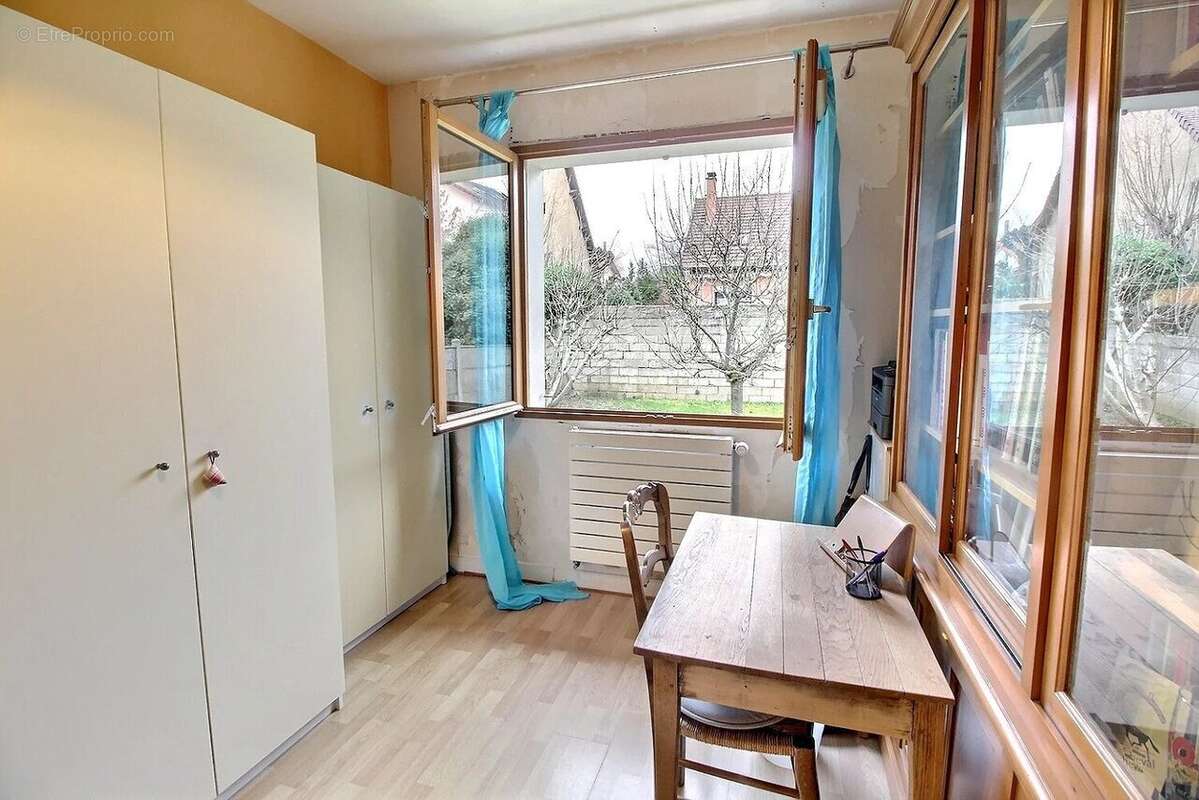 Maison à CHENNEVIERES-SUR-MARNE