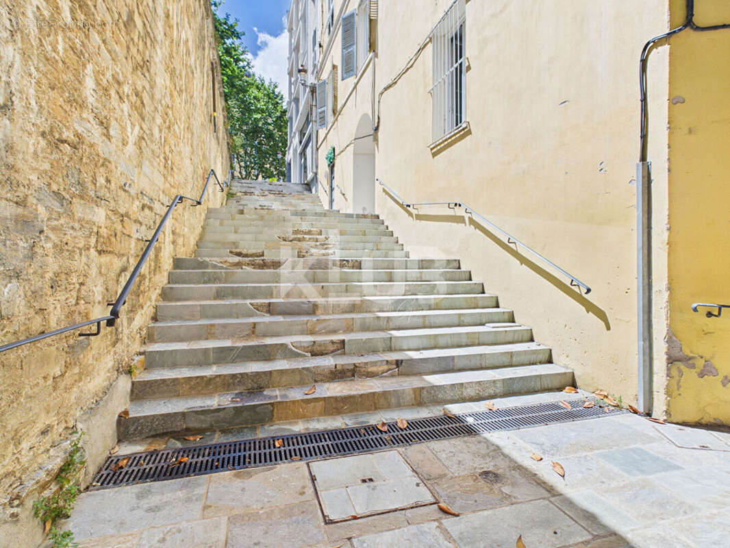 Appartement T3 de 65 m2 au centre-ville de BASTIA - photo 11