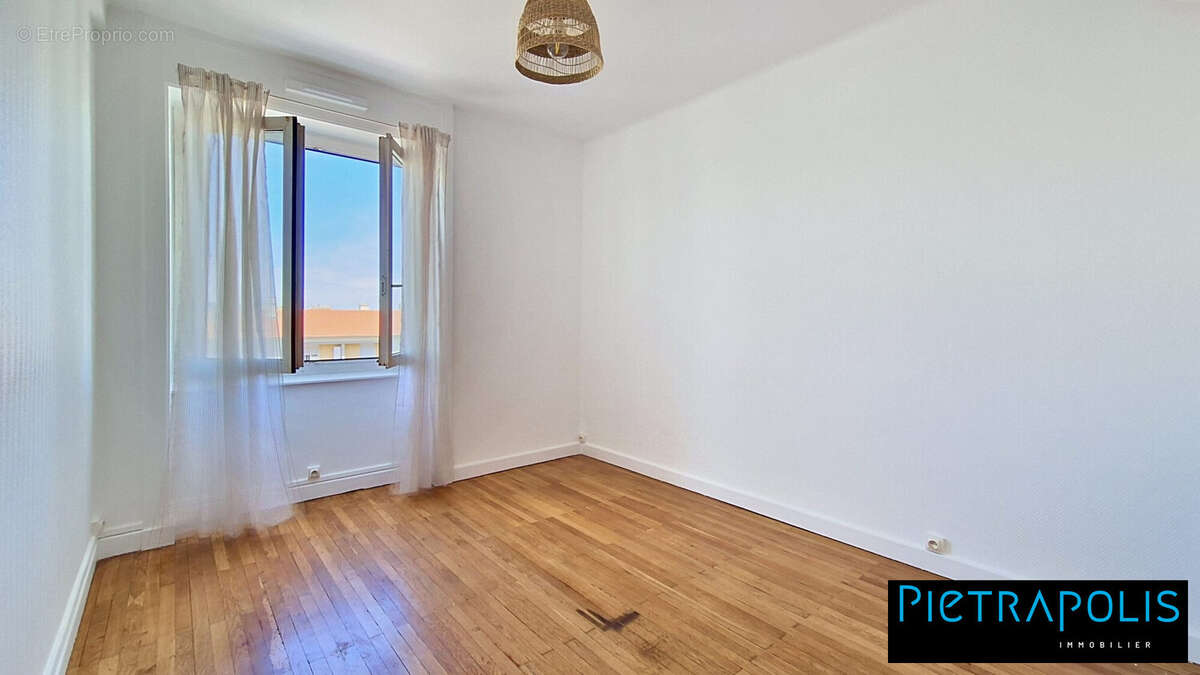 Appartement à LYON-8E