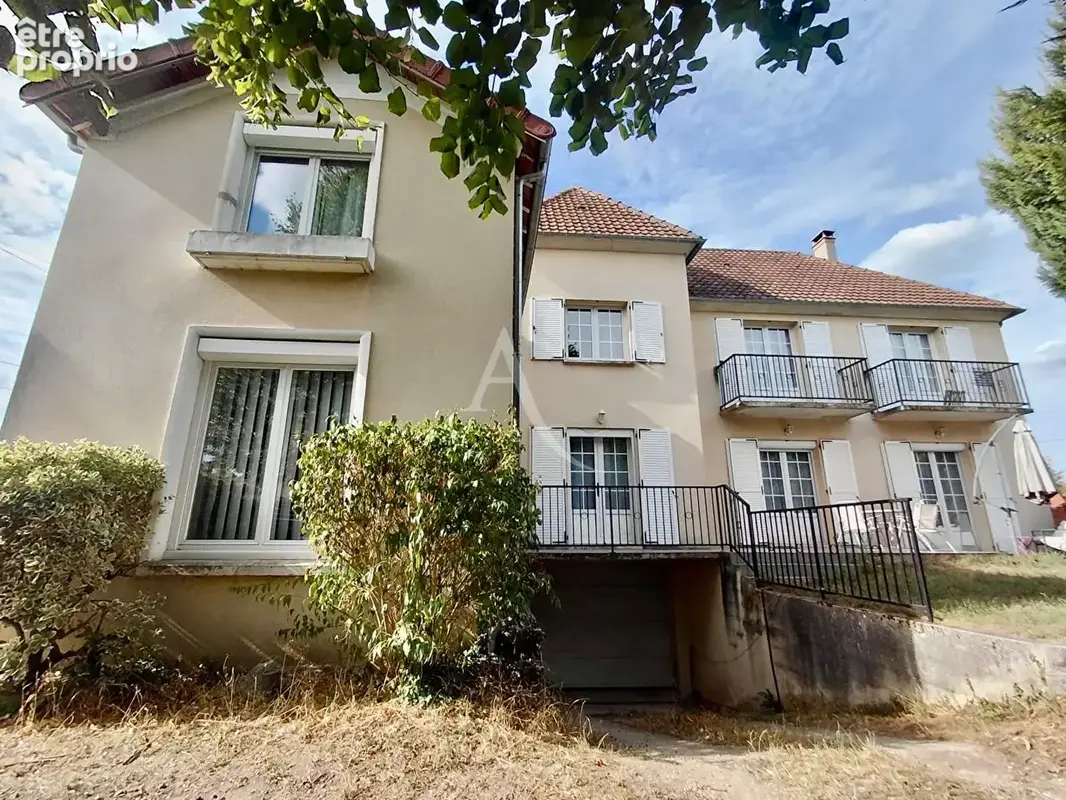 Propriété 8 pièces 205 m2 - photo 1
