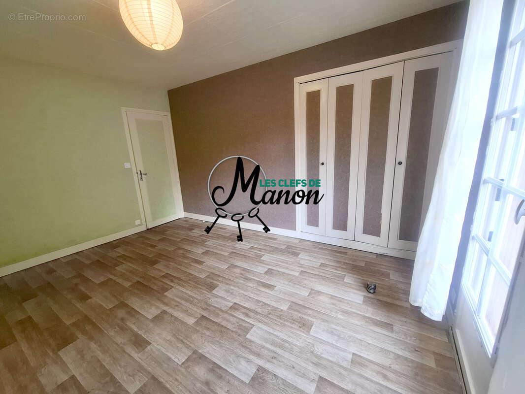 Maison à BESSINES-SUR-GARTEMPE