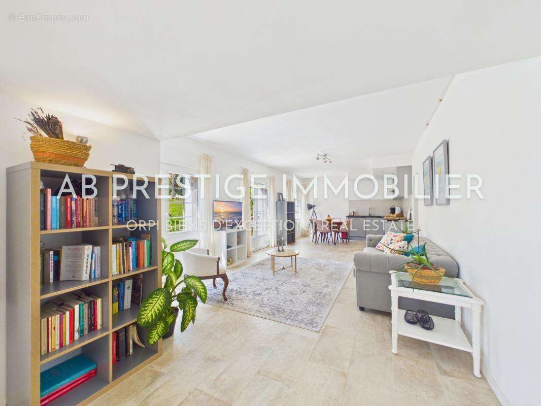 Propriété de charme - calme absolu - domaine rénové - piscine d'exception - idéal grande famille ou projets de chambres d'hôtes  - photo 39