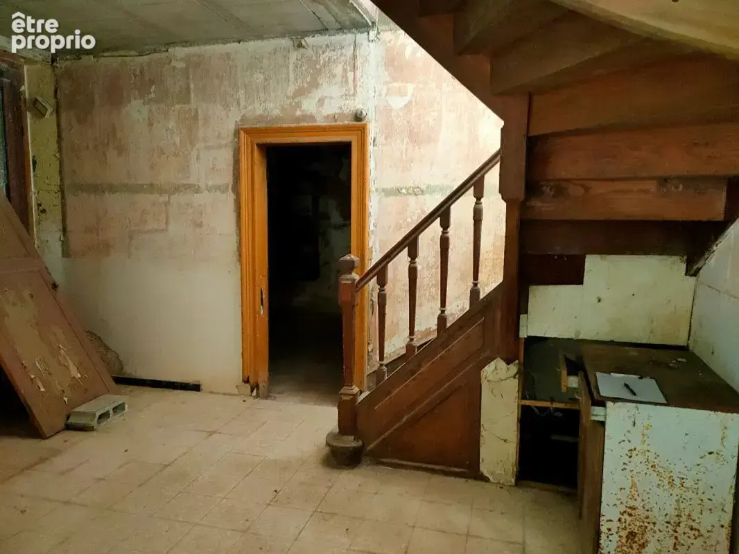 Maison en pierre a rénover 360 m² avec garage - photo 3