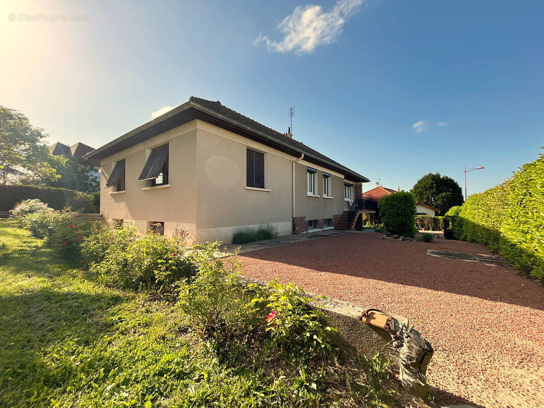 Photo 1 - Maison à COMMELLE-VERNAY