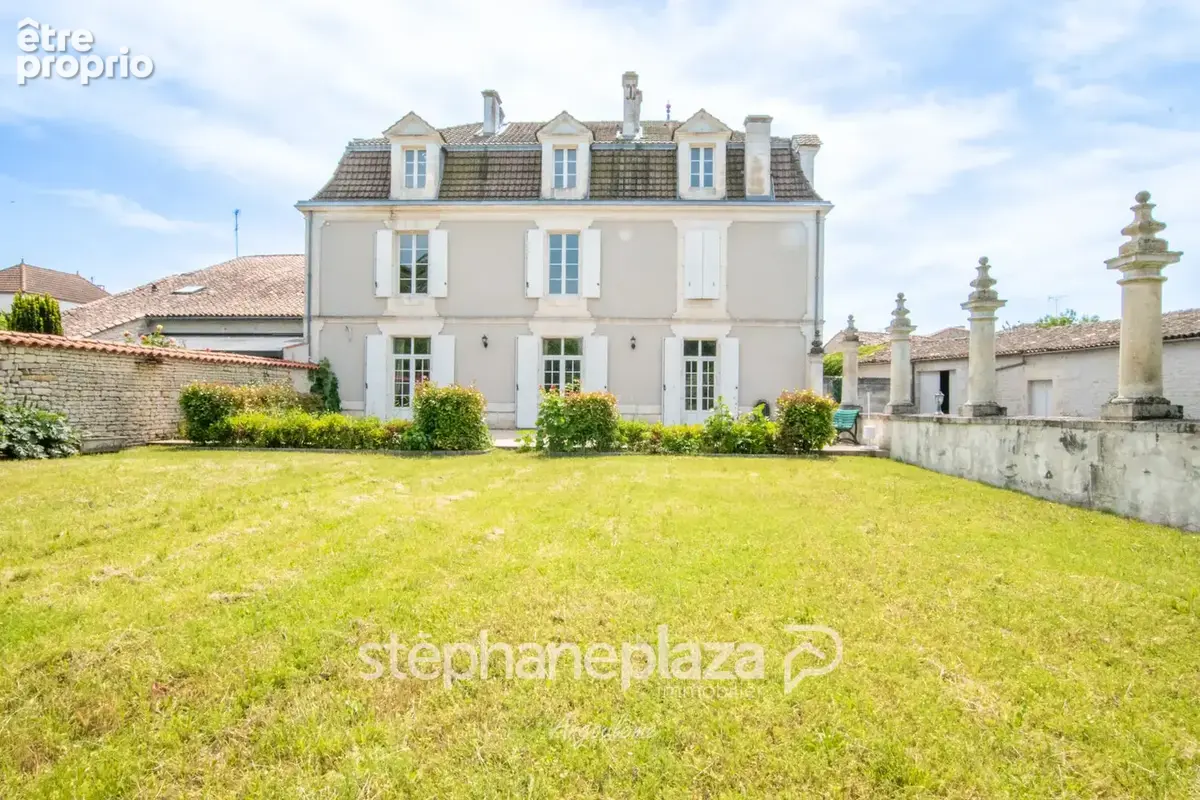 Photo Maison à Vars au prix de 345 000€