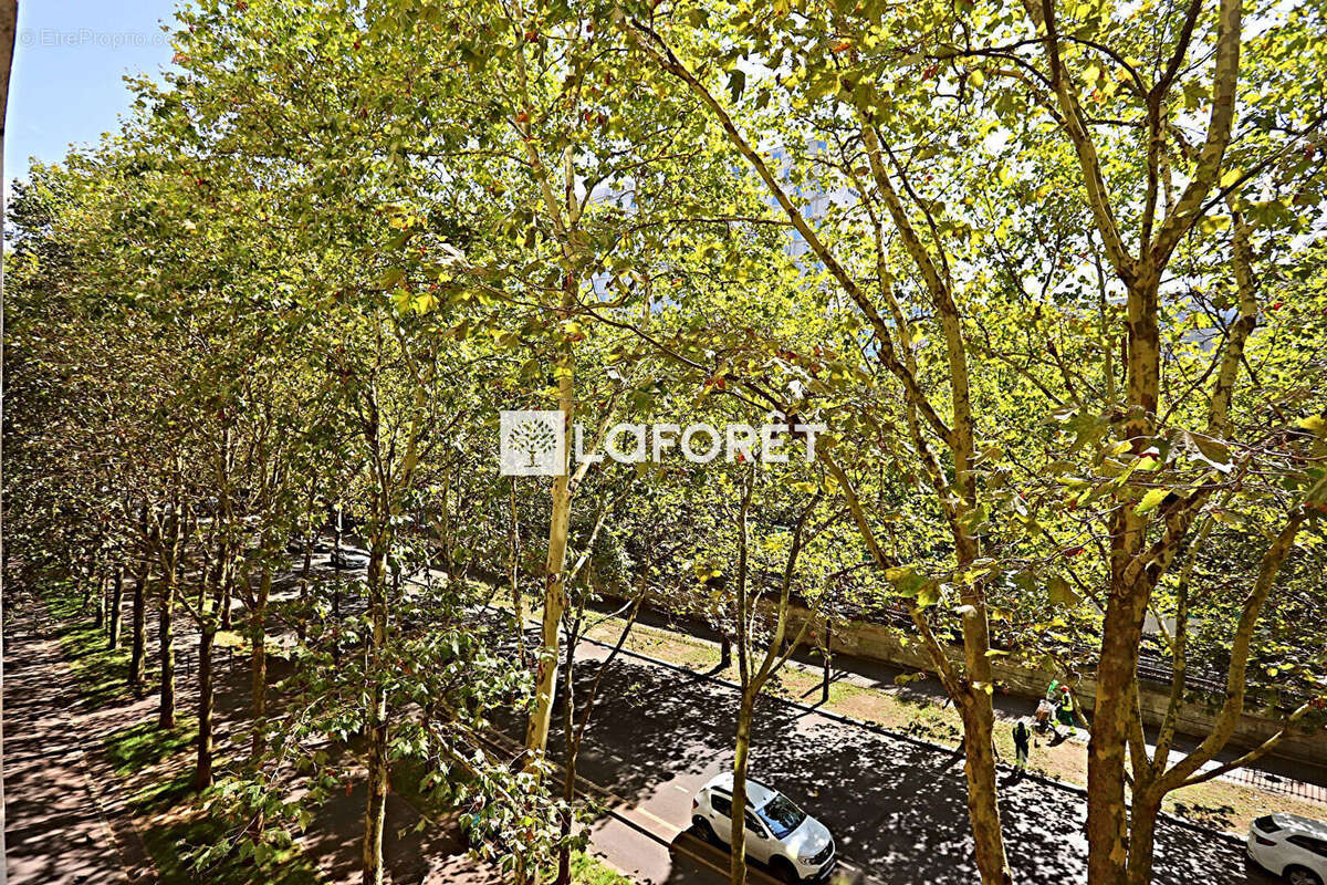 Appartement à PARIS-14E