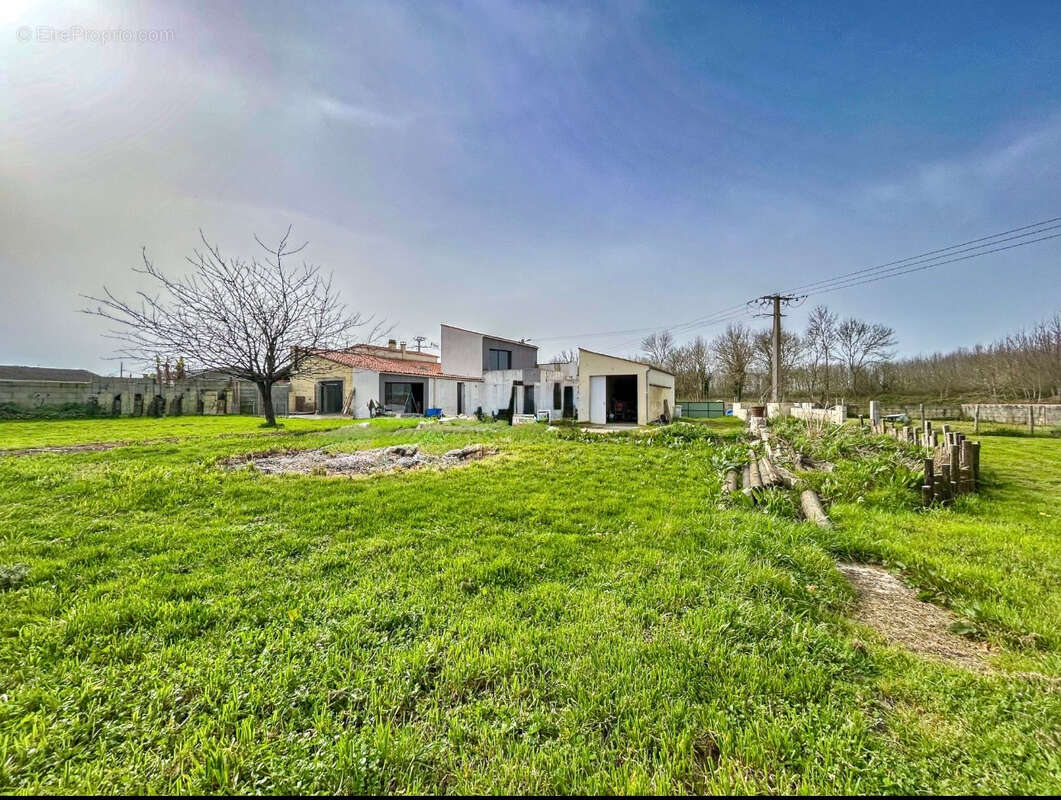 Maison à TONNAY-CHARENTE