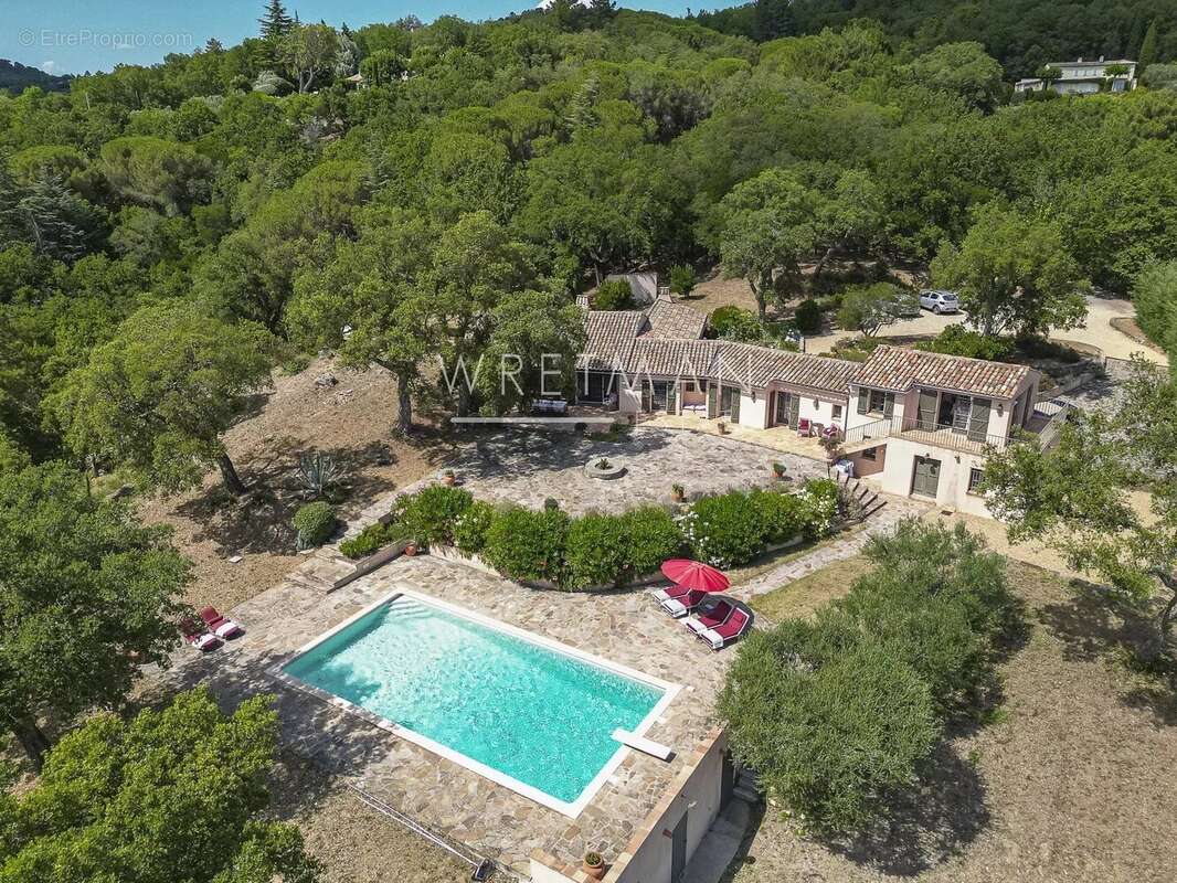 Maison à LA GARDE-FREINET