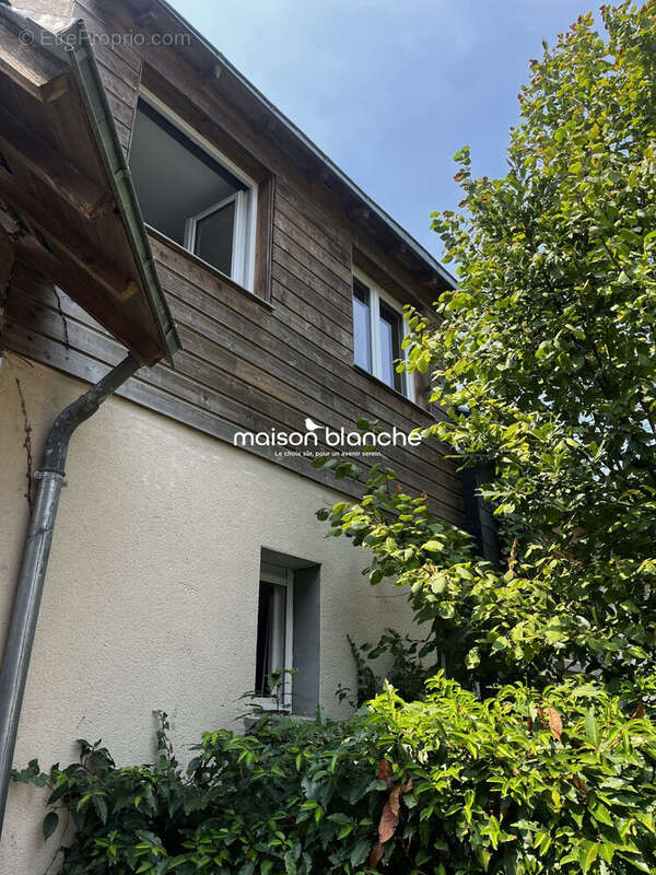 Maison 173 m² à Saint-Barthelemy-D'anjou  - photo 8
