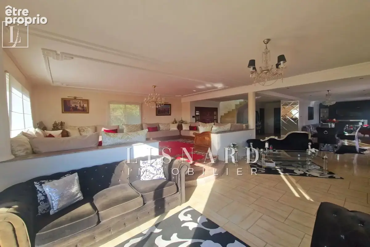 Maison 6 pièces 220 m² à vendre à Vallauris (06220) - photo 4