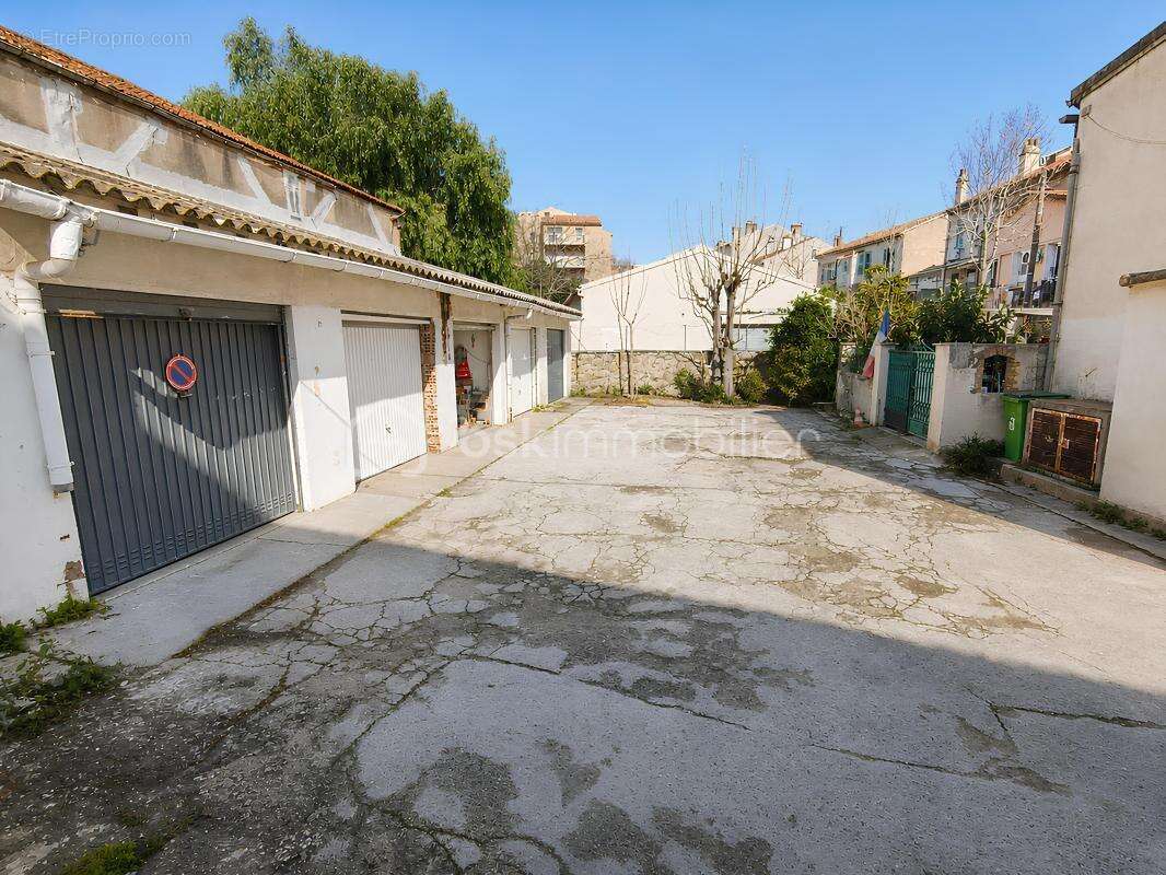 Parking à TOULON