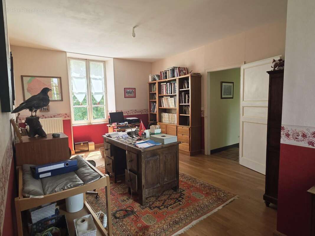 Maison 232 m² à Saint-Fort  - photo 8