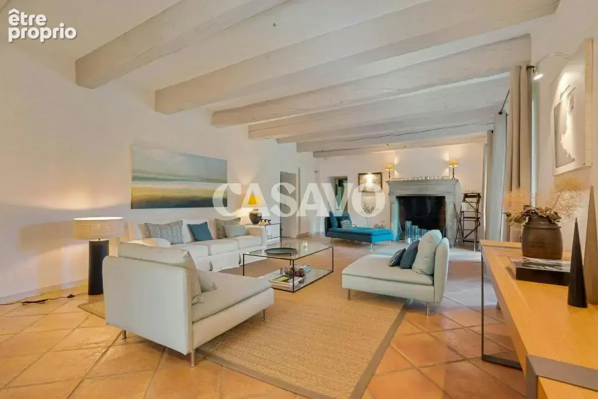 Vente Maison 10 pièces de 315m² - 13100 Saint-Marc-Jaumegarde - photo 5