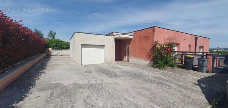 Doubs (25), à vendre Besançon, Les Montboucons, Maison 235 m2 ( T4 + T3 ) + terrain de 669 m2 - photo 14
