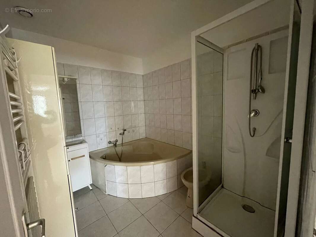 Appartement à CONTES