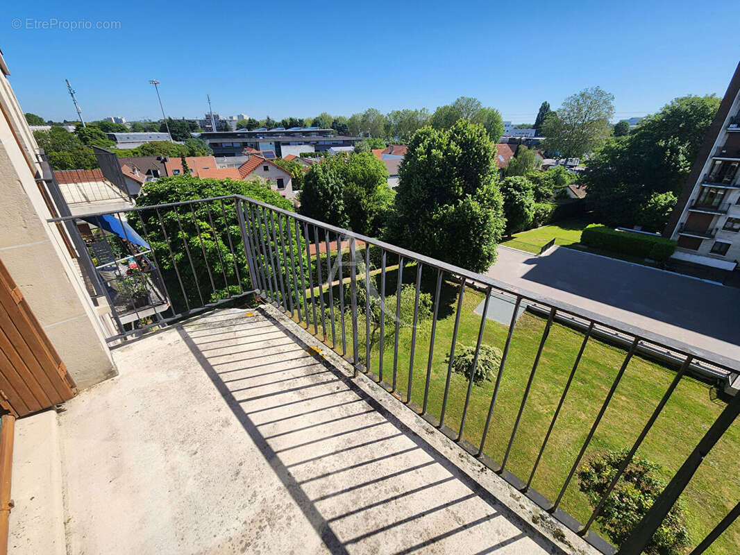 Appartement à FRESNES
