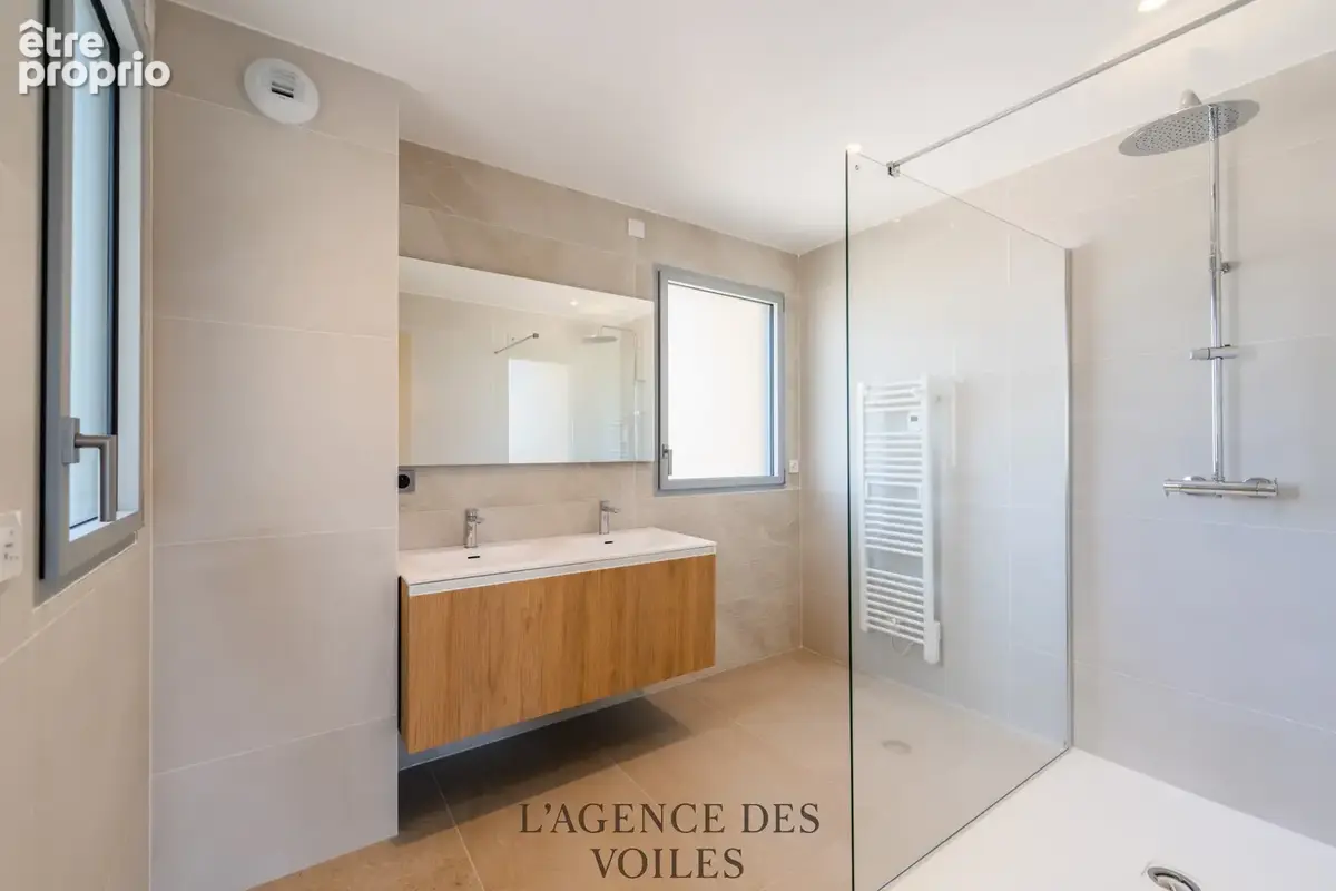 Grand appartement T3 au dernier étage à Sanary-sur-Mer - photo 7