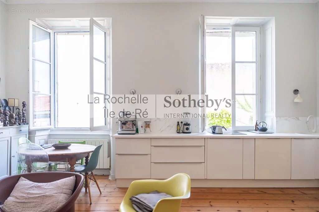 Un vrai citadin proche du port et de ses rues commerçantes, à la - photo 4