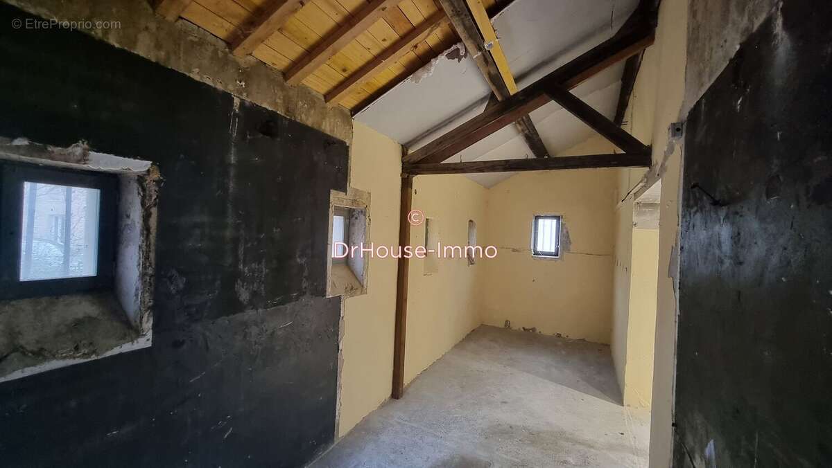 Commerce à JONQUIERES