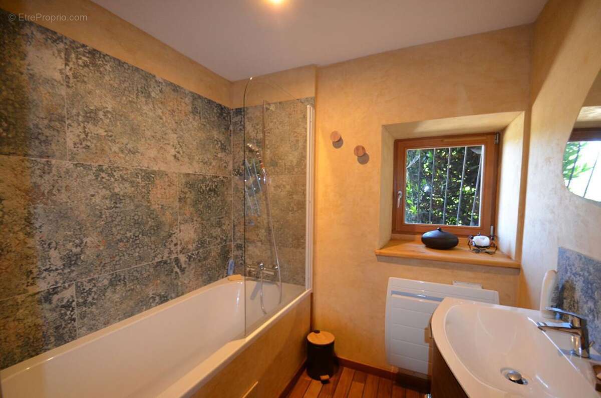 Chevinay Demeure atypique  297 m2 habitable - photo 12