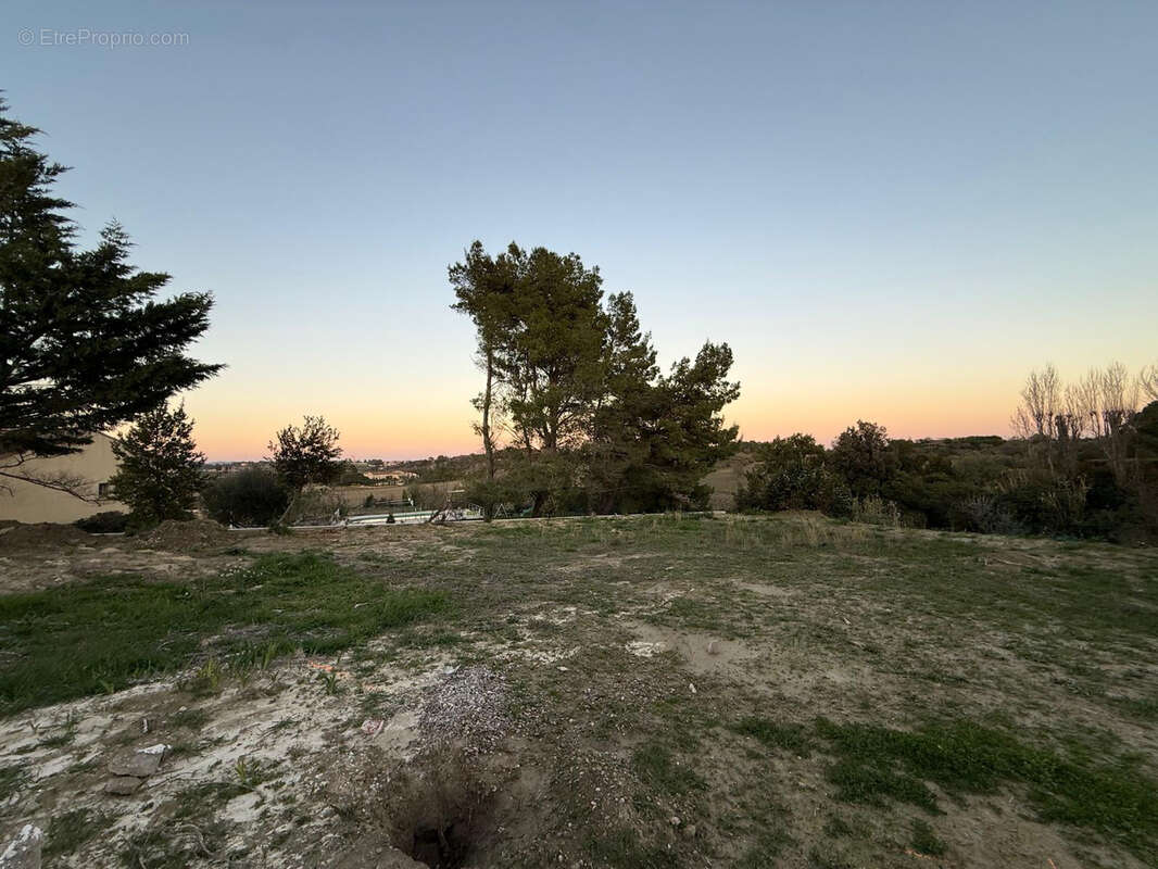 Terrain à PAILHES