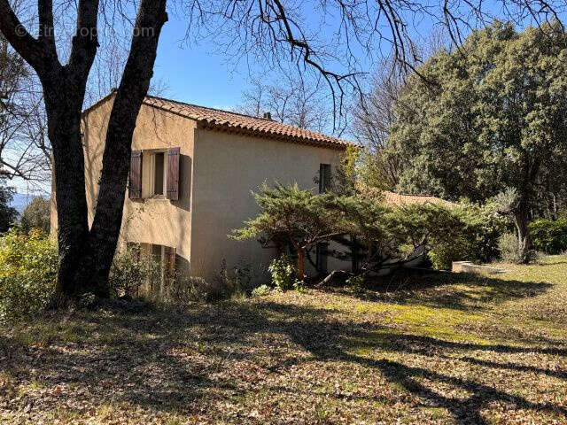 Maison à LA TOUR-D'AIGUES