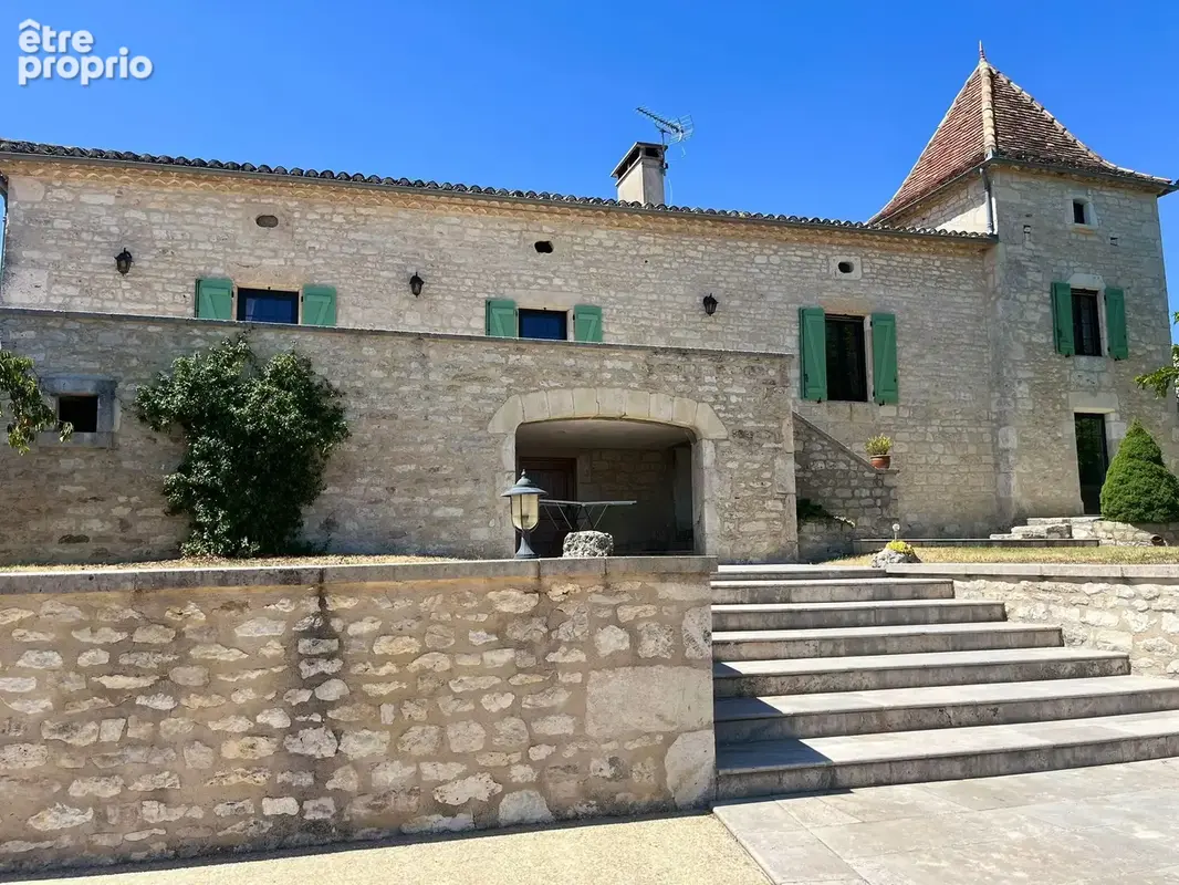 Très belle propriété à vendre dans le sud du Lot sur les hauteurs avec une superbe vue - photo 4