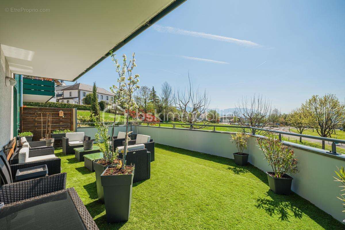 Appartement à SALES