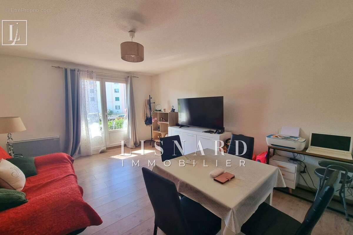 Appartement à VALLAURIS