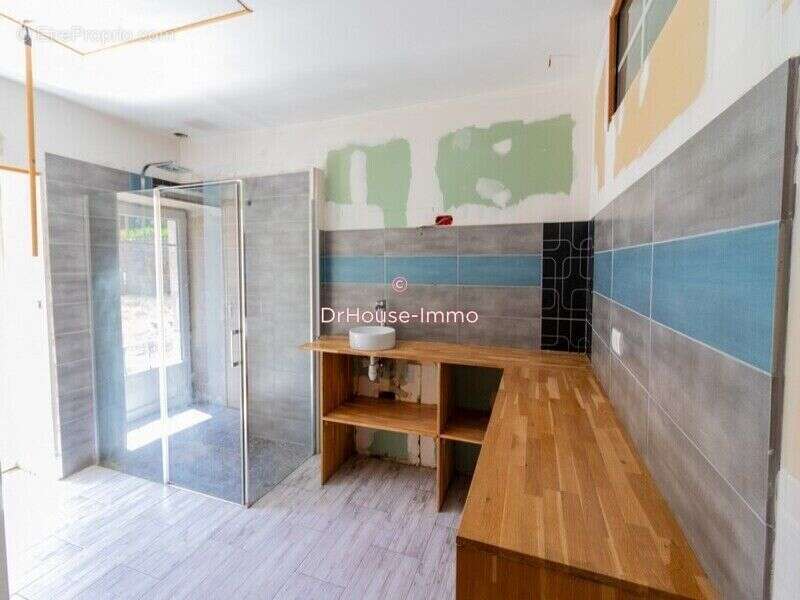 Maison 222 m² à Nalliers  - photo 4