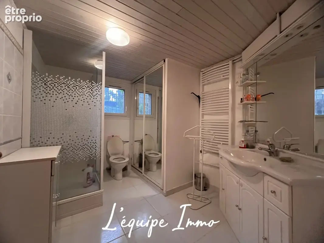 Maison familiale avec sous-sol total, piscine et terrain de 4000m2. - photo 19