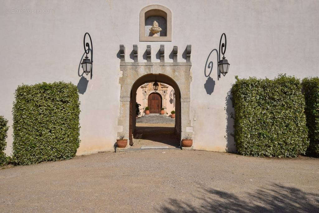 Maison à AIGUINES