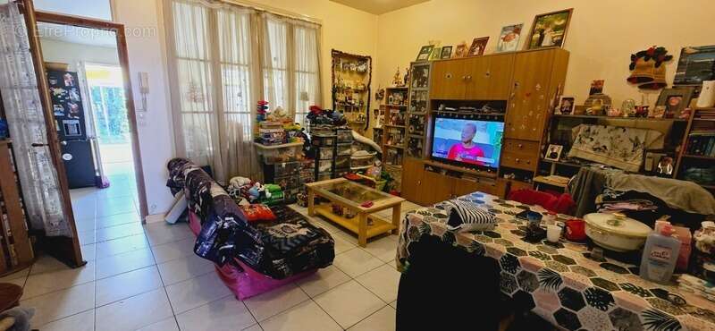 Appartement à SAINT-JEAN-D'ANGELY