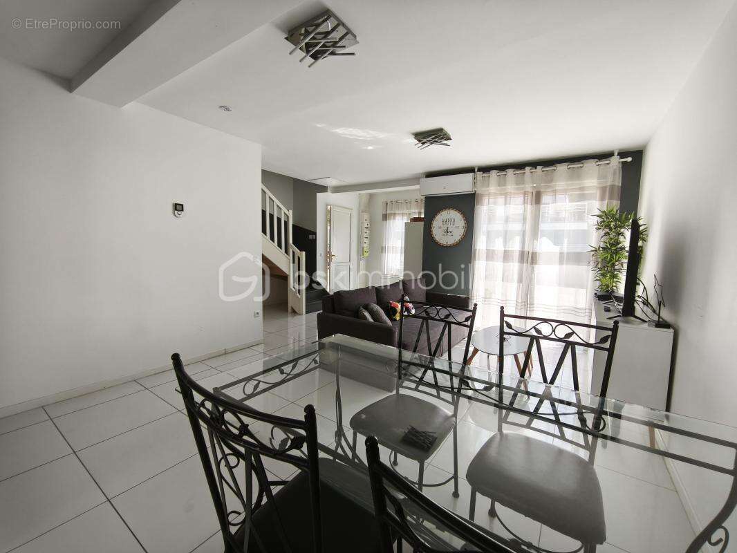 Maison de ville avec terrasse    Mieux qu'un appartement !   DPE A - photo 2
