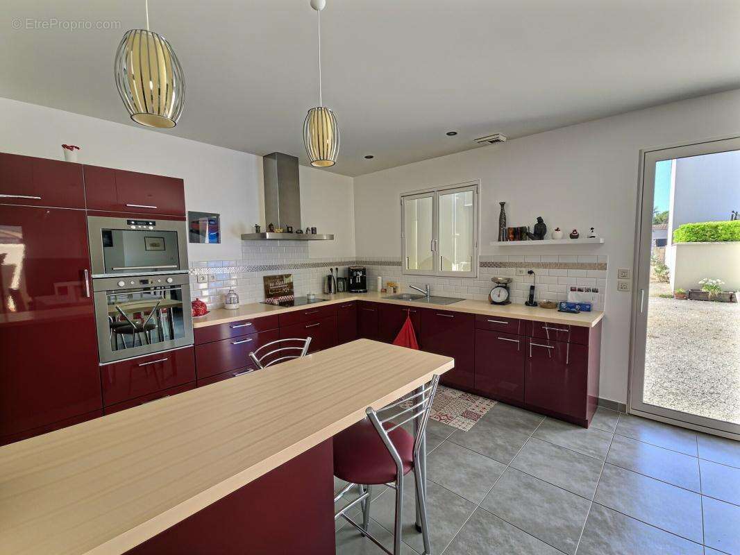 Maison 96 m² à Saint-Vivien  - photo 4