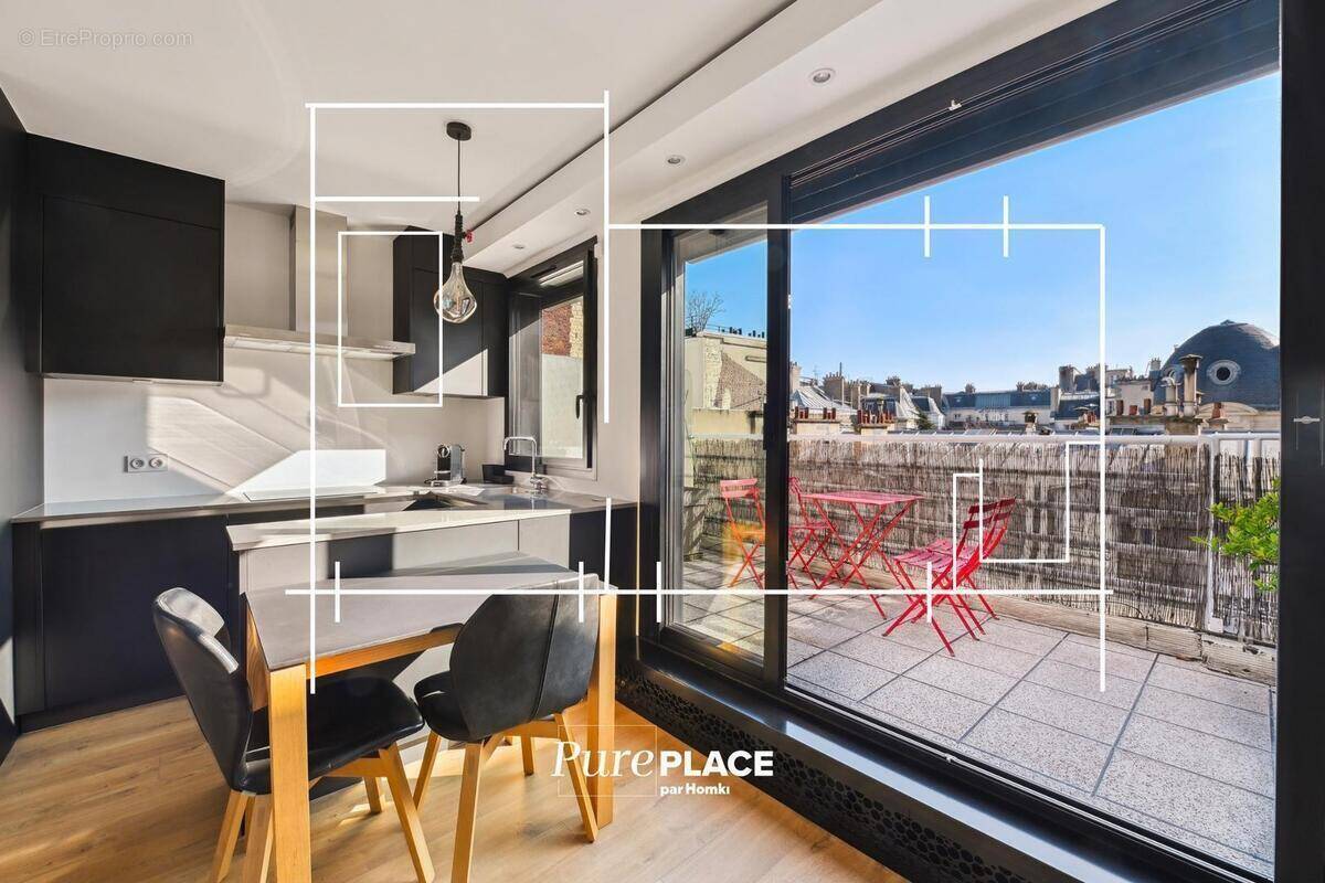 Appartement à PARIS-8E