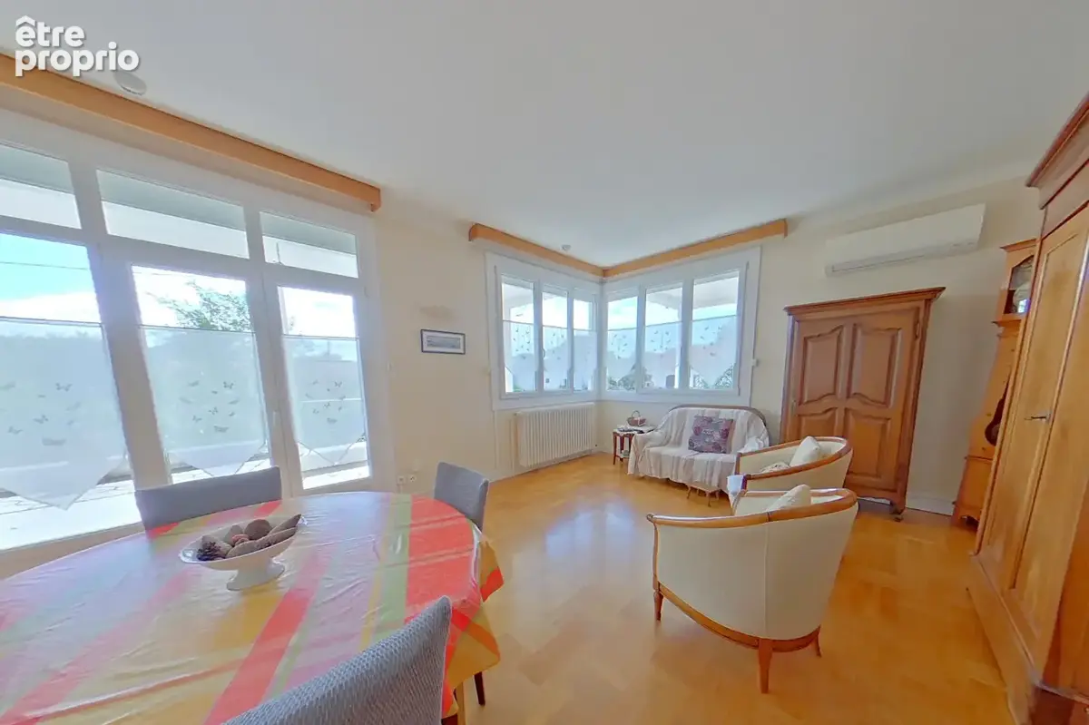 CAUSSADE - Maison spacieuse, 5 chambres, les commerces à pied. - photo 5