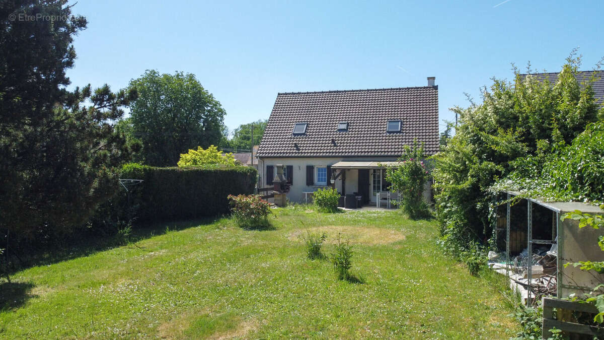 Maison à NEAUPHLE-LE-CHATEAU