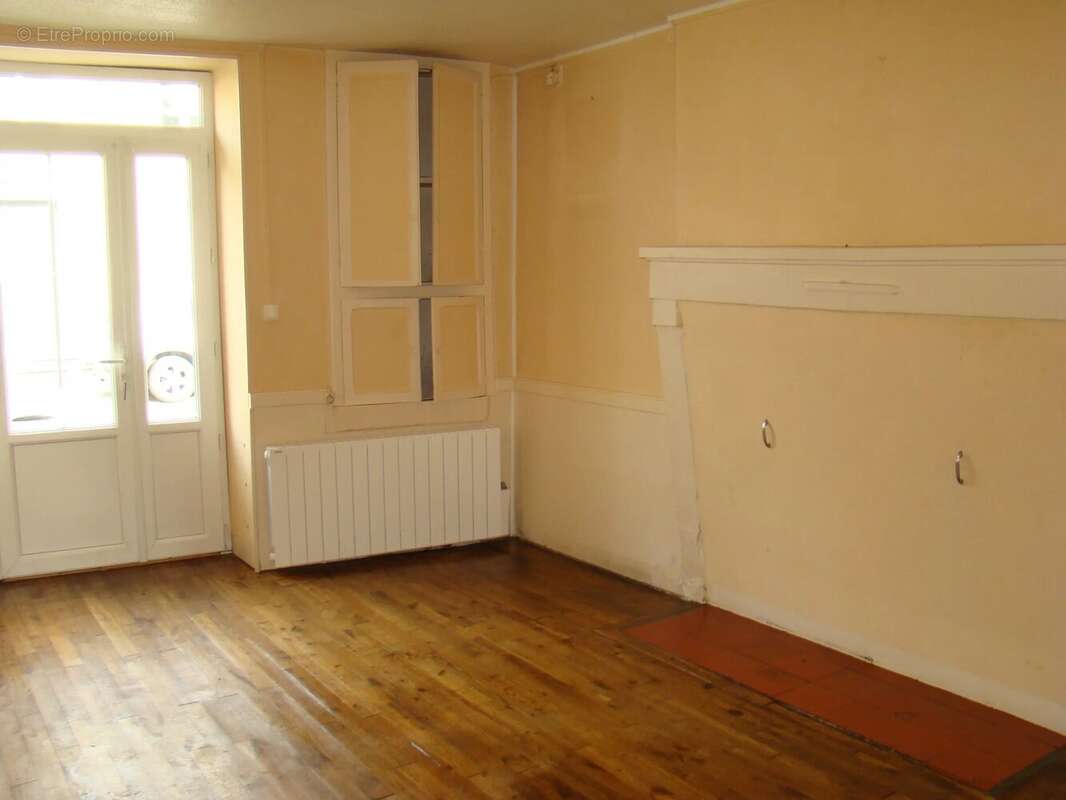 Maison à CHATEAU-GARNIER