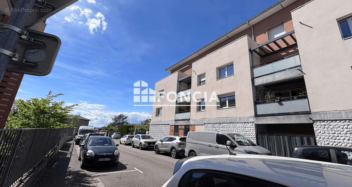 Appartement à RILLIEUX-LA-PAPE