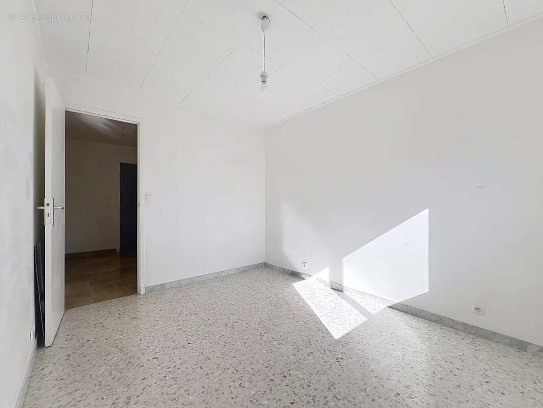 Appartement à SAINT-MARTIN-DU-VAR