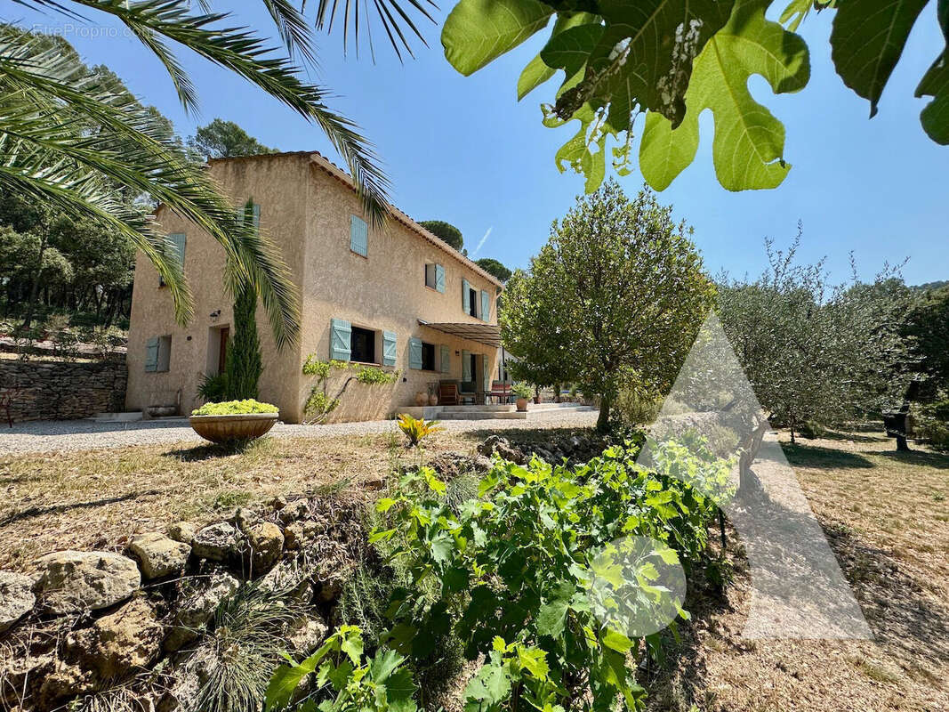 Maison à SALERNES