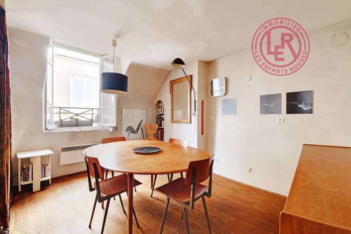 Appartement à PARIS-3E