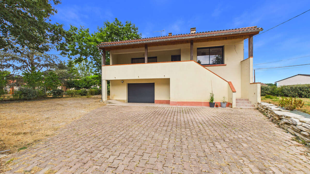 Maison entièrement rénovée de 140 m² au calme sans vis à vis - photo 17