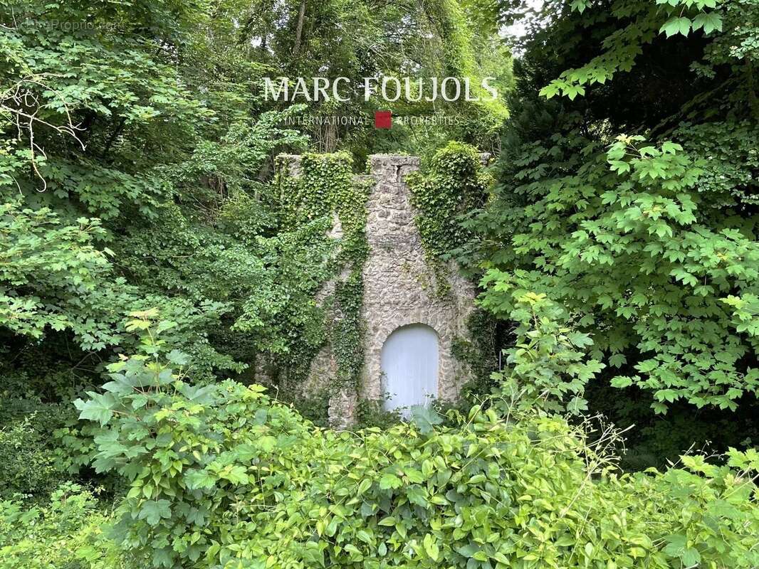 Maison à DAMPIERRE-EN-YVELINES