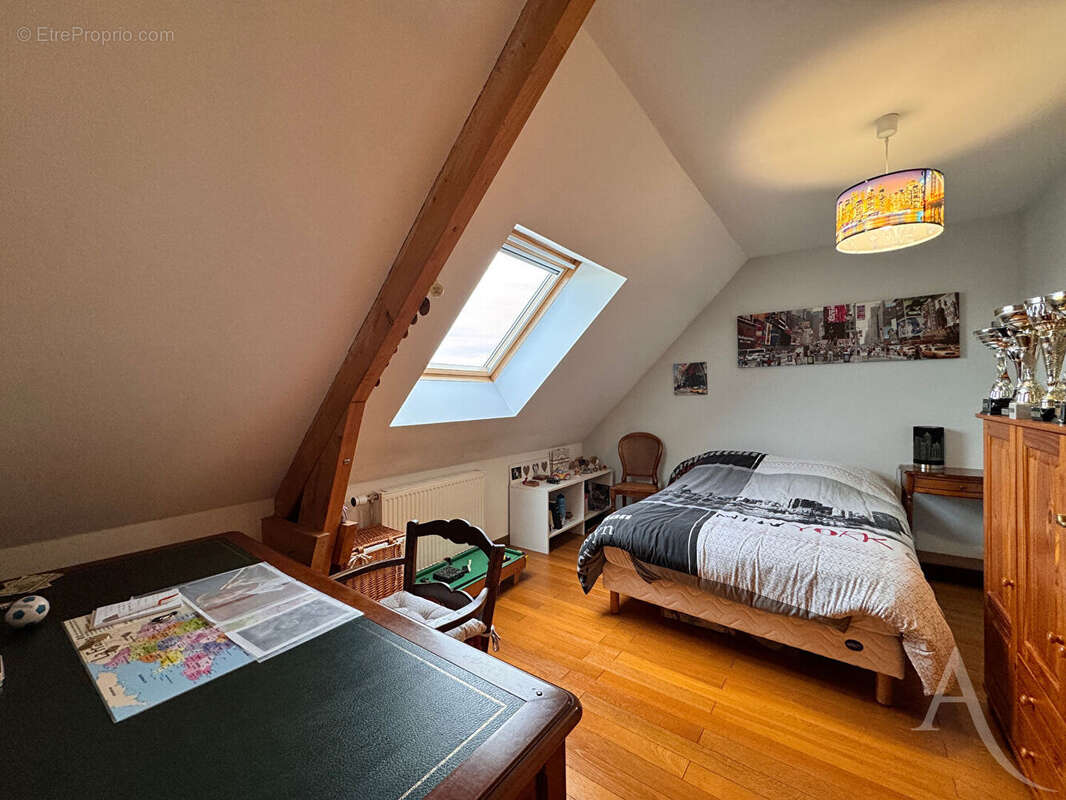 Maison à SAINS-EN-AMIENOIS