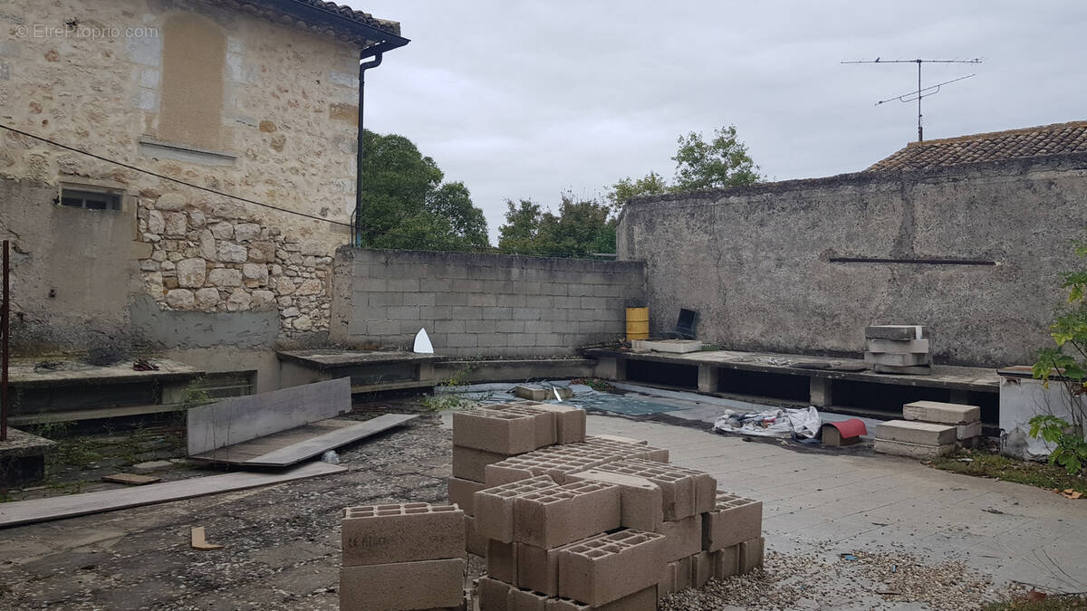 Appartement à SAINT-CHAPTES